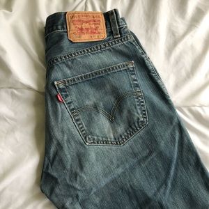 Levi Straight Cut Jeans